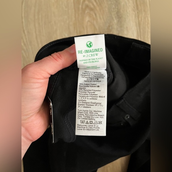 NWT J.Crew Factory Women’s Flare crop black jean in all-day stretch - Size 29 - Picture 4 of 7